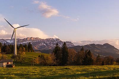 Mehr als zwei Drittel entfielen auf Wind- und Wasserkraft